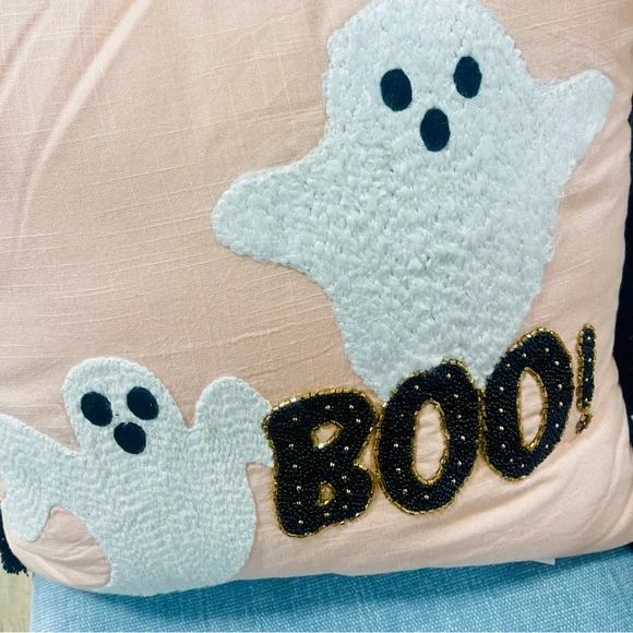 Halloween Pink Ghost Pillow with Beaded Boo 👻🩷🎃 NEW PINKOWEEN